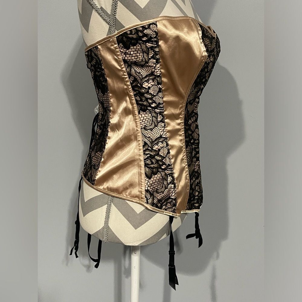 Corset Set - Picture 5 of 14